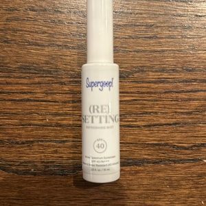 Supergroup (Re)setting Refreshing Mist